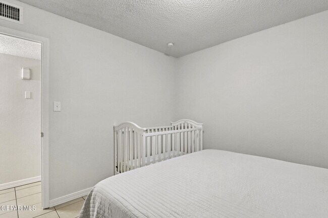 Building Photo - 6923 Alto Rey Ave