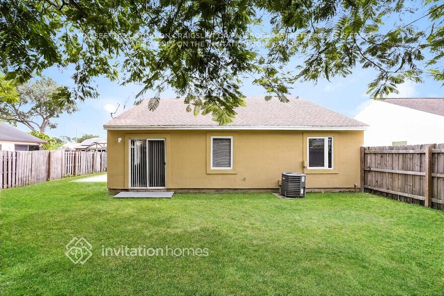 Building Photo - 22865 Chrysler Dr