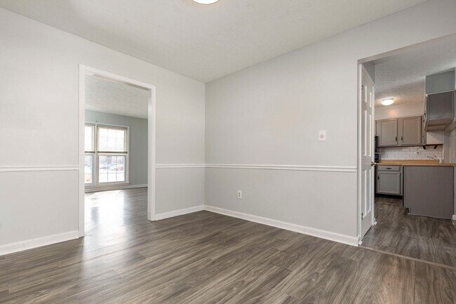 Building Photo - 6715 Six Mile Ln