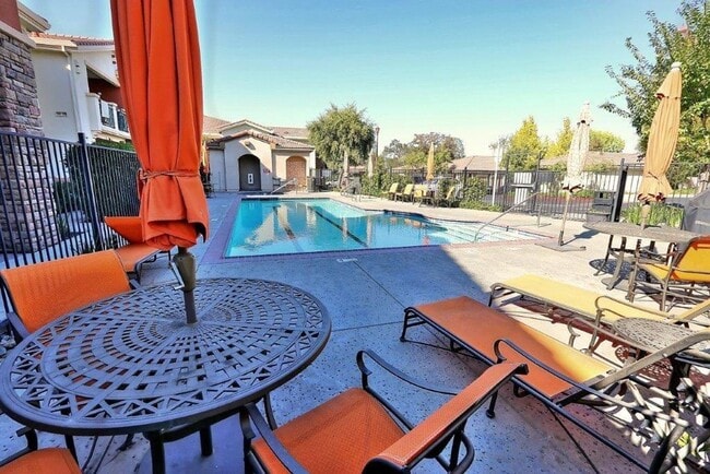 Building Photo - BEAUTIFUL CONDO AT THE PHOENICIAN IN ROSEVILLE!!