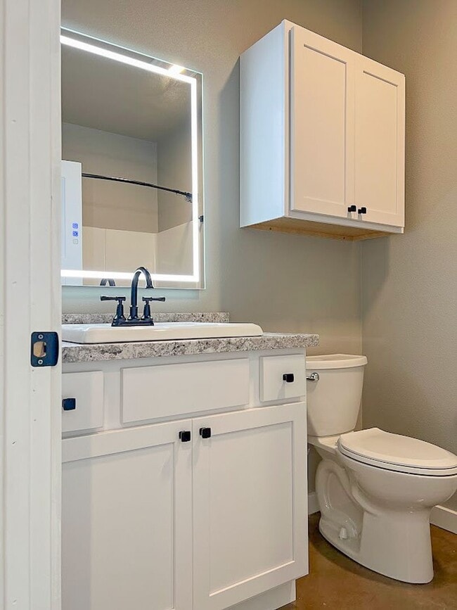 Building Photo - Pet Friendly 2 bed/ 1.5 bath unit at Soldier Ridge!