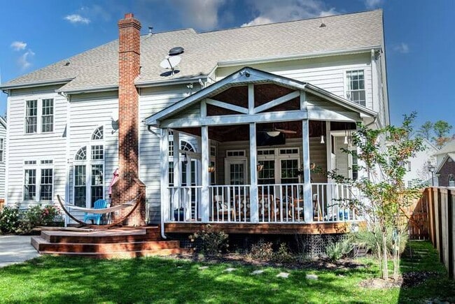 Building Photo - Absolutely gorgeous 4BD/3BA home in Charlo...