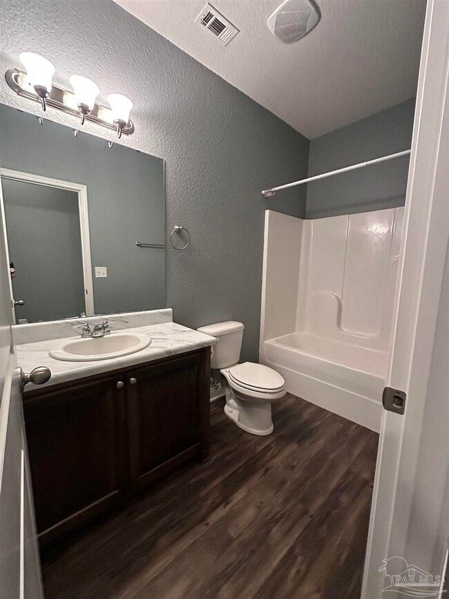 Building Photo - 841 Oak Aly