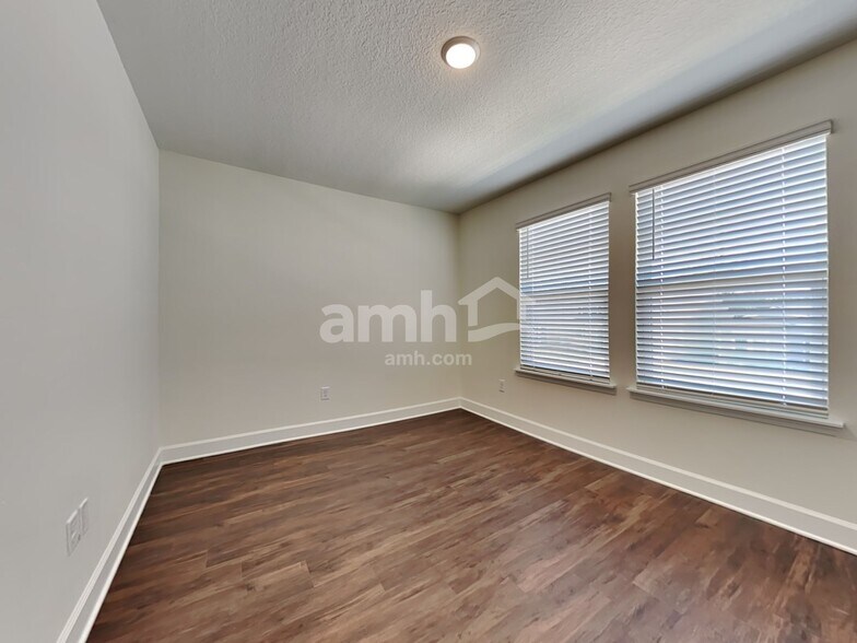 Building Photo - 2928 Rolling Acres Rd