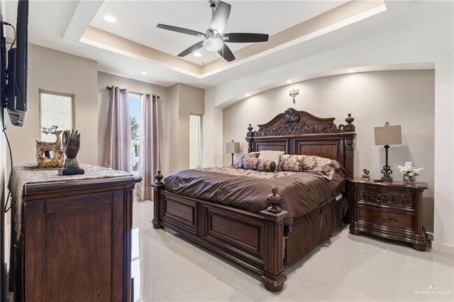 Building Photo - 18 Linva Ave