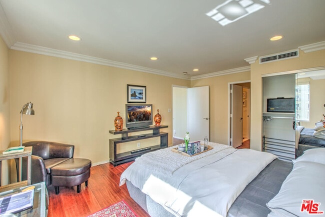 Building Photo - 2160 Century Park E