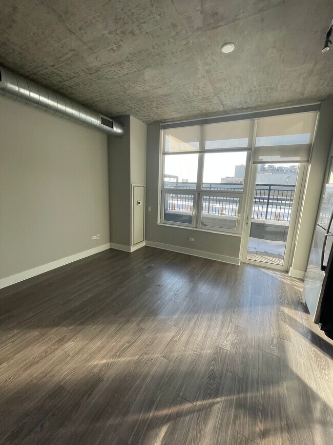Building Photo - 106 W Polk St