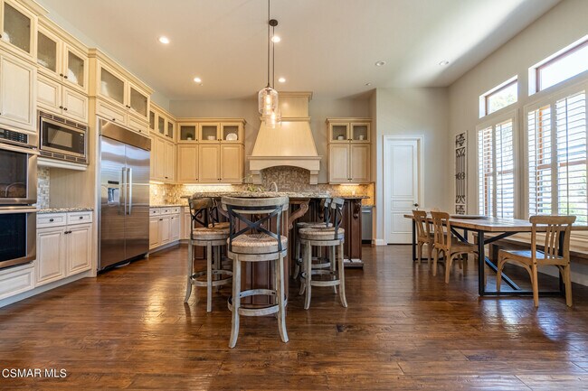 Building Photo - 835 Via Sedona