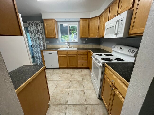 Upstairs kitchen - 519 W Boise Ave