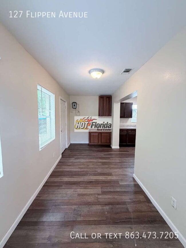 Building Photo - 127 Flippen Ave
