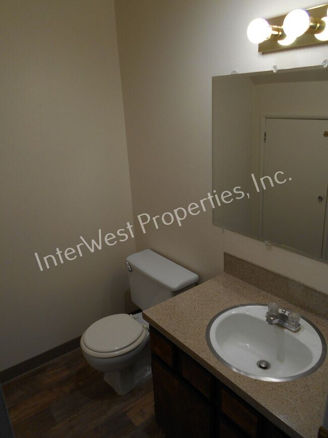 Building Photo - 6627-6627 SW 201st Ct