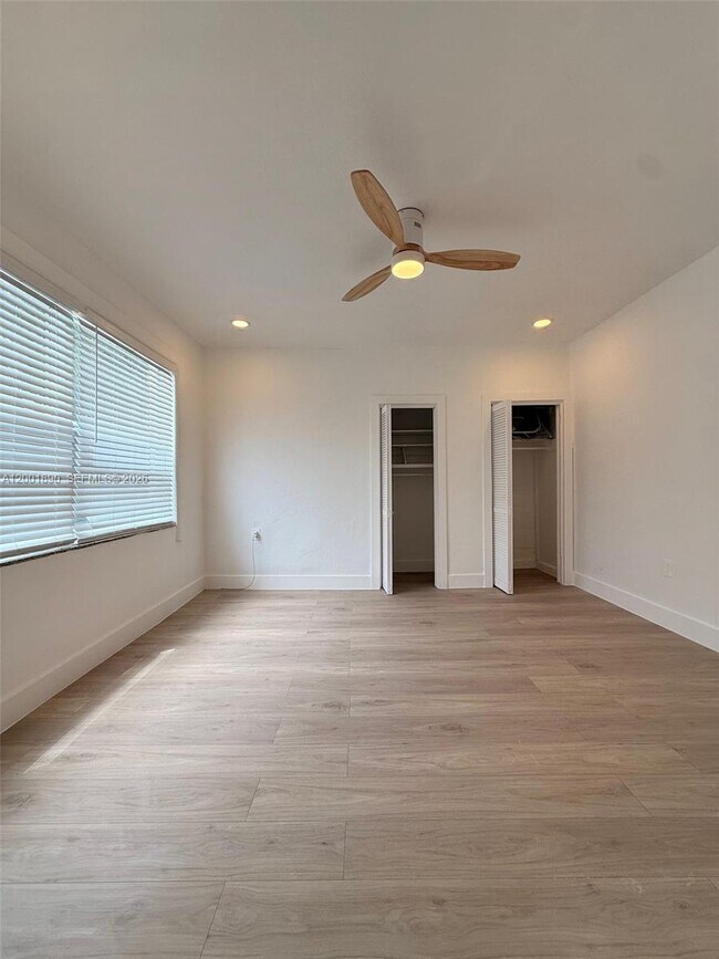 Building Photo - 12906 NE 6th Ave