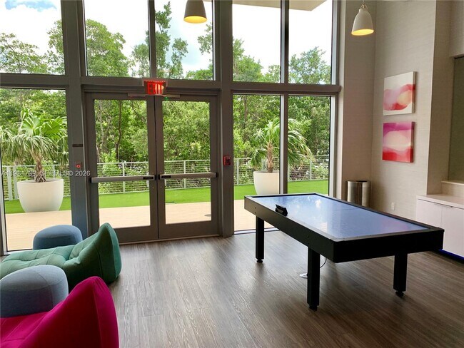 Building Photo - 16385 Biscayne Blvd