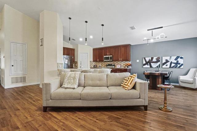 Building Photo - 1412 Cheyenne Rd