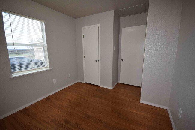 Building Photo - 3 bedroom, 2 bathroom home situated on a full acre in Gatesville with additional storage!