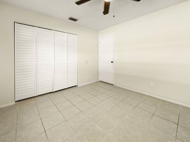 Building Photo - 4624 73rd Ave N