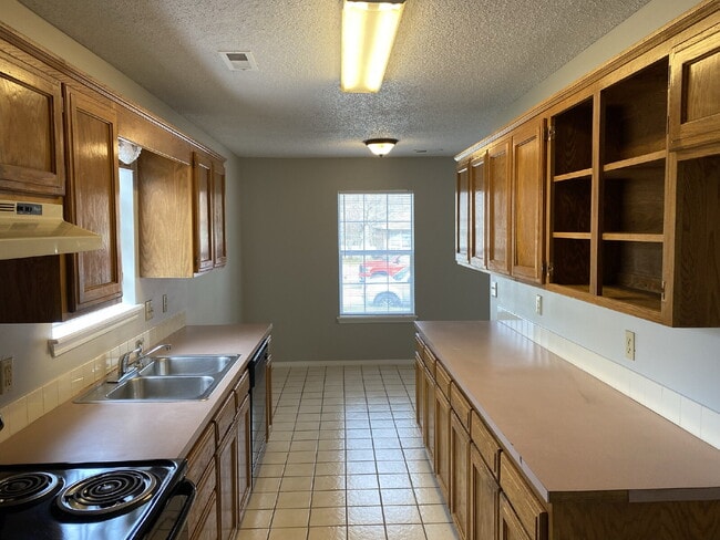 Building Photo - 503 Cammellia Dr Unit B