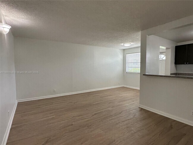Building Photo - 5661 SW 36th Ct
