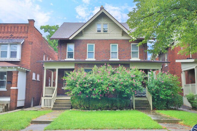 Building Photo - 268 E 13th Ave
