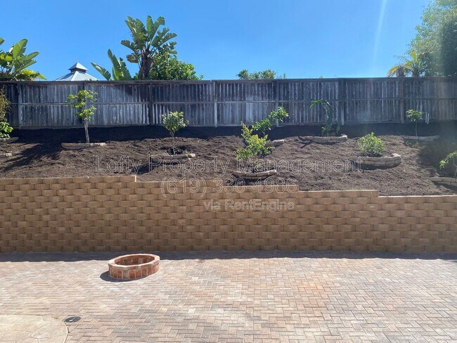 Building Photo - 3231 Canyon View Dr