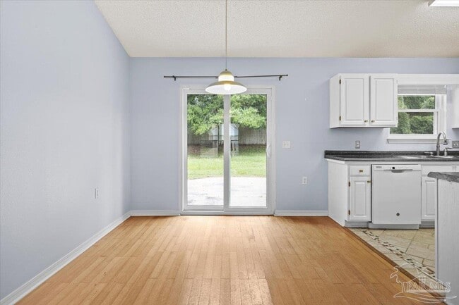 Building Photo - 1350 Sterling Point Pl