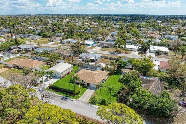 Building Photo - 1307 Primrose Rd