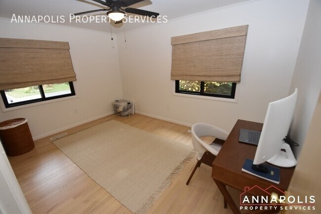 Building Photo - 364 Dun Robbin Dr