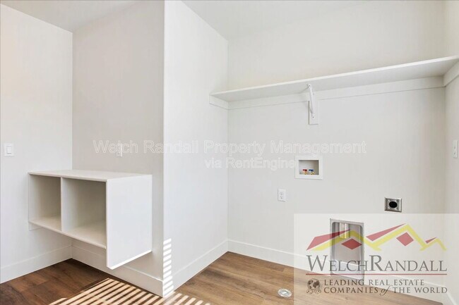 Building Photo - 265 W 690 N