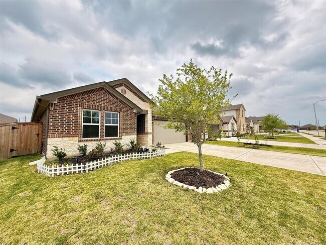Building Photo - 6415 Brazos Trl Dr