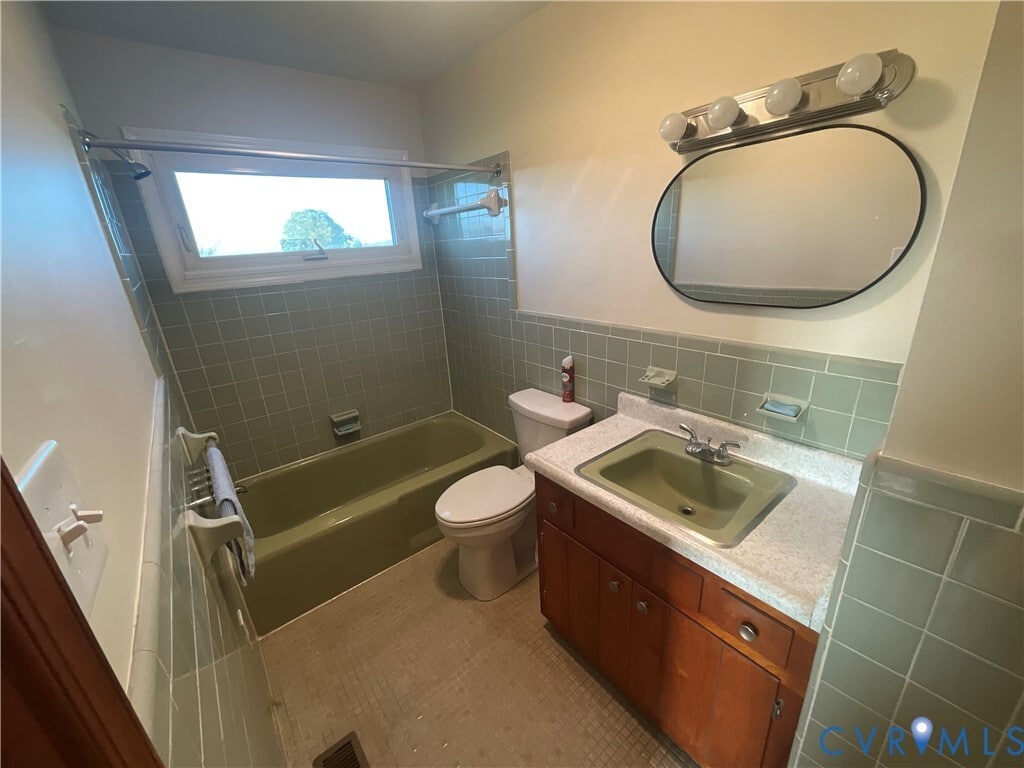 Building Photo - 26200 Selma Rd