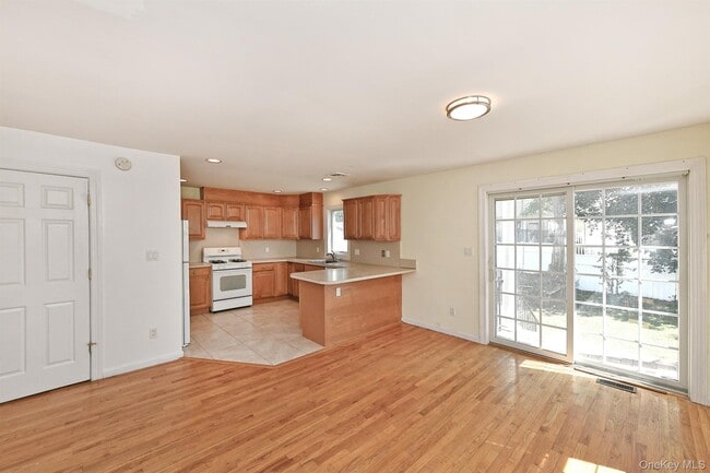 Building Photo - 16 Inwood Rd