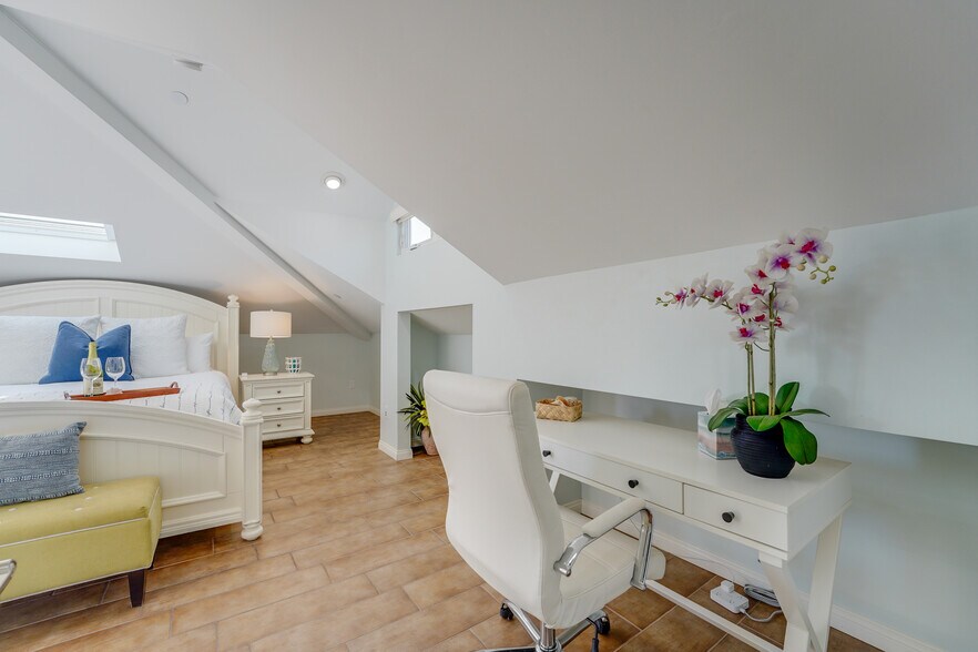 Building Photo - 817 Ostend Ct