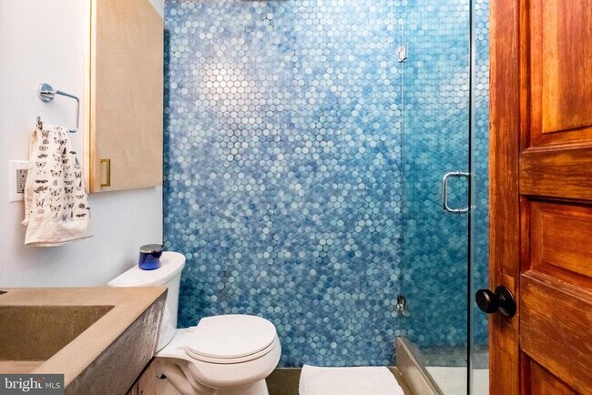 Building Photo - 1912 E Cumberland St