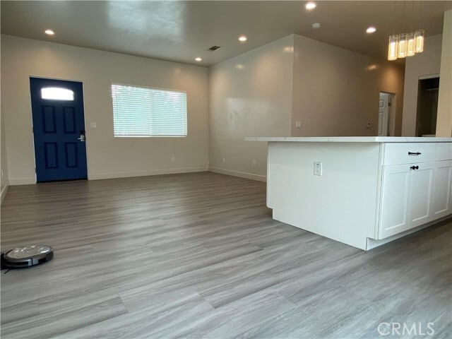 Building Photo - 1653 W Chateau Pl