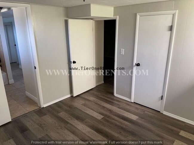 Building Photo - This property offers a NO DEPOSIT option available for qualified renters!