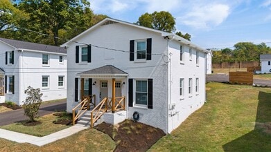 Building Photo - Beautifully Renovated 2BR/1.5BA Townhouse Duplex in West Nashville!