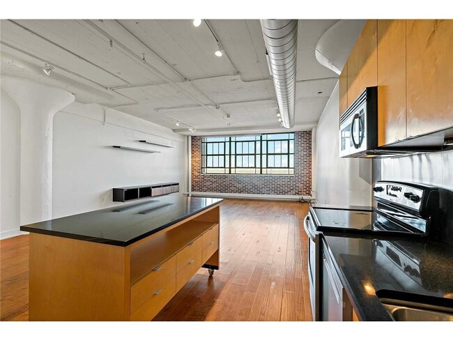 Building Photo - 2929 Chicago Ave