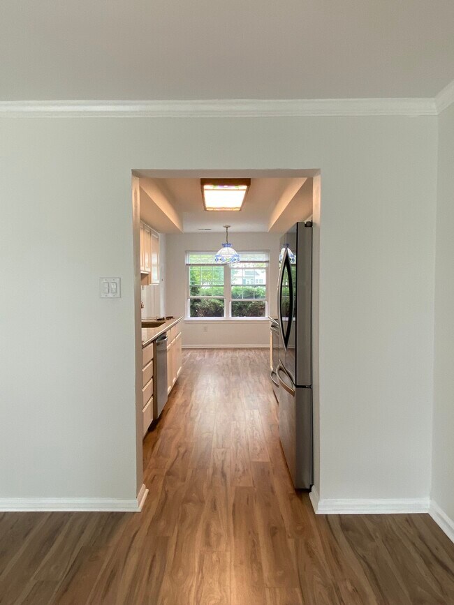 Building Photo - 6902 Colonial Ct