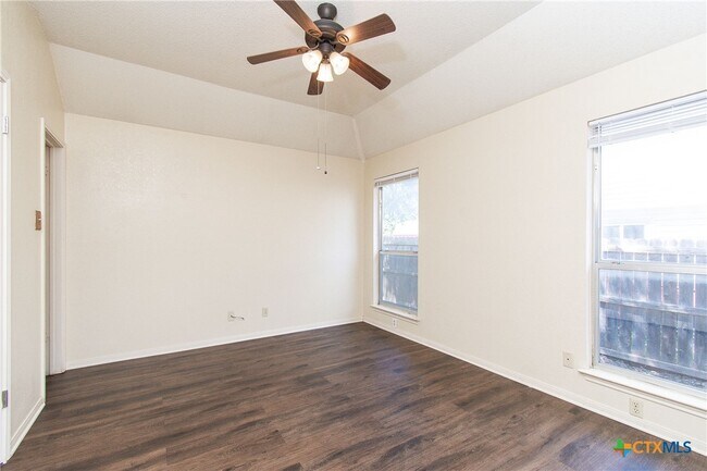 Building Photo - 2803 Willow Springs Rd