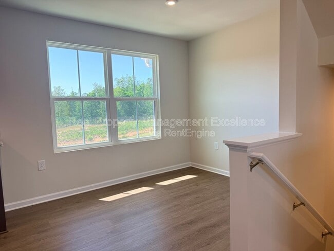 Building Photo - 372 Grand Silo Rd