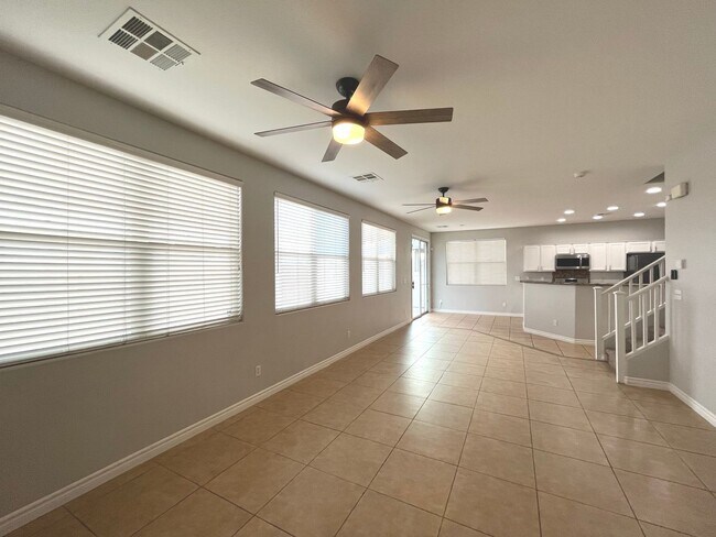 Building Photo - 1847 sq ft, 2 story, 4 Bedroom, 2 1/2 bath, 2 Car Garage home in the Vibrant city of Las Vegas.