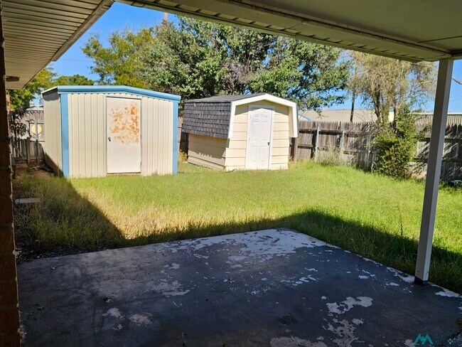 Building Photo - 201 Utah Dr