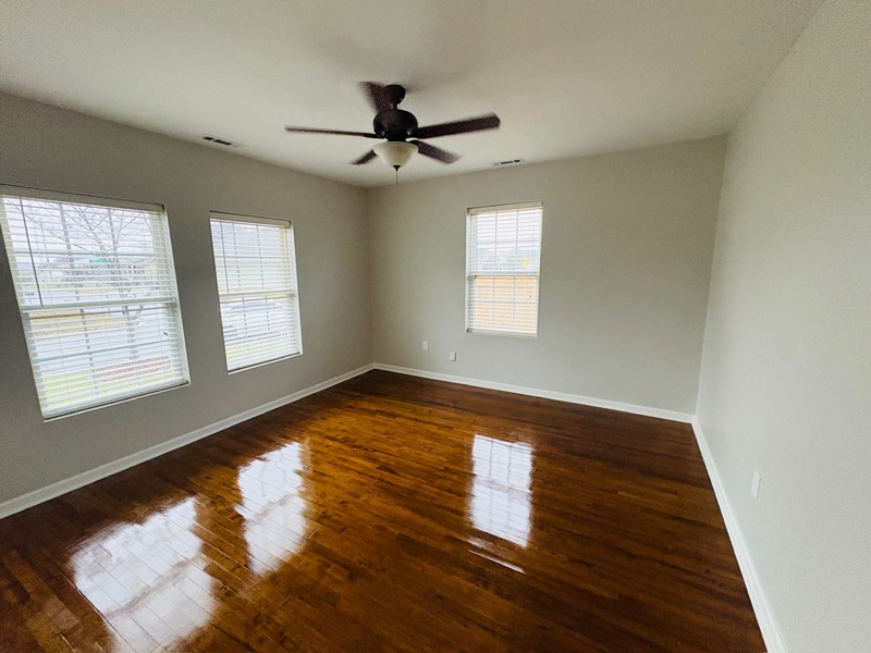 Building Photo - 703 31st Ave E