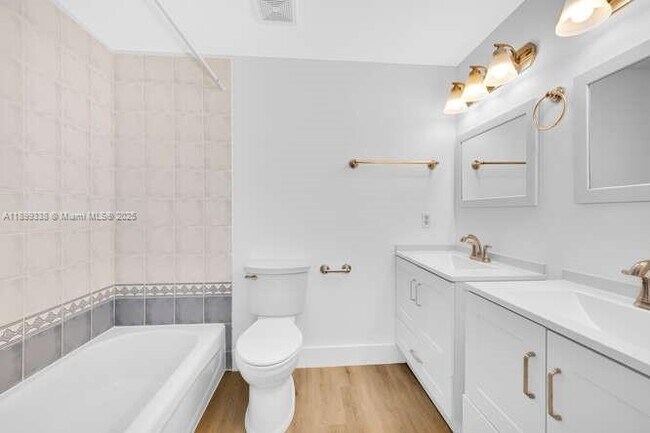 Building Photo - 3500 Coral Wy