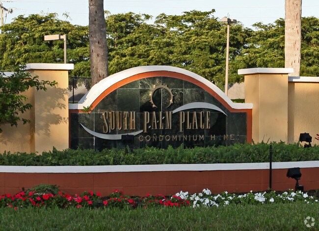 Building Photo - South Palm Place Condominium Homes