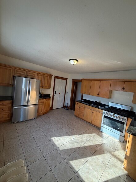 Building Photo - 1910 Lasalle St