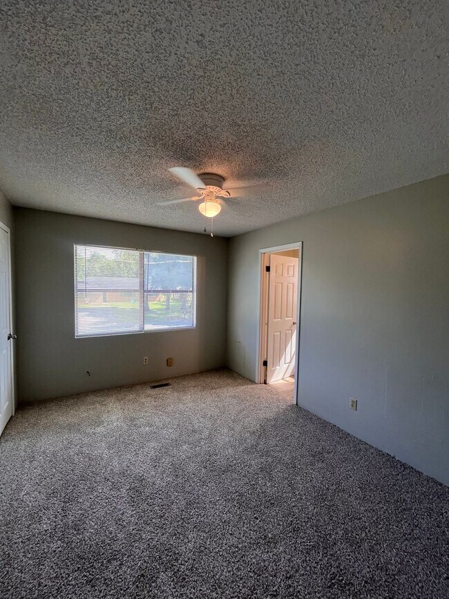 Building Photo - 5198 Danieli Dr N