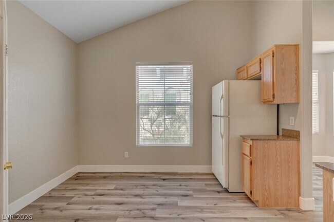 Building Photo - 10550 W Alexander Rd