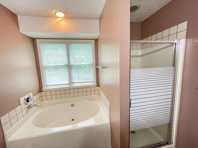 Building Photo - East Side Ranch on Cul-de-Sac