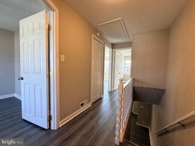 Building Photo - 2021 Kelmore Rd